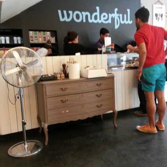 Photo taken at Wonderful Café by Felipe F. on 12/18/2012
