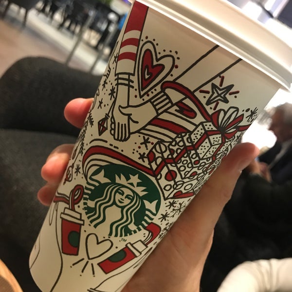 Снимок сделан в Starbucks пользователем Sam 12/19/2017