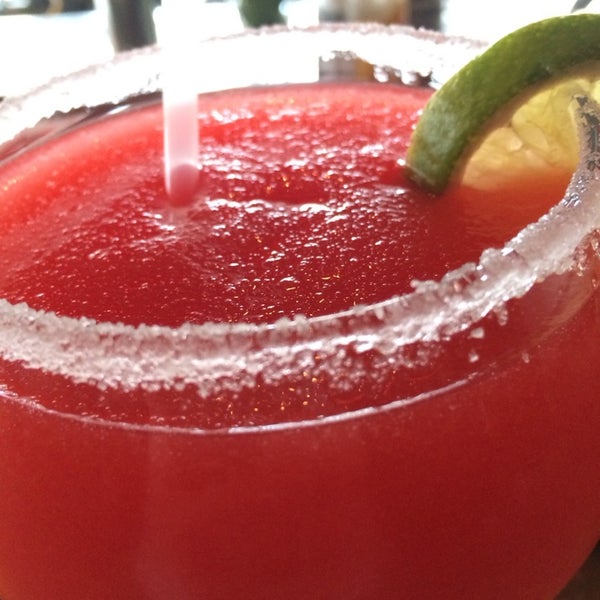 รูปภาพถ่ายที่ Roja Mexican Grill + Margarita Bar โดย Jamie W. เมื่อ 3/30/2014
