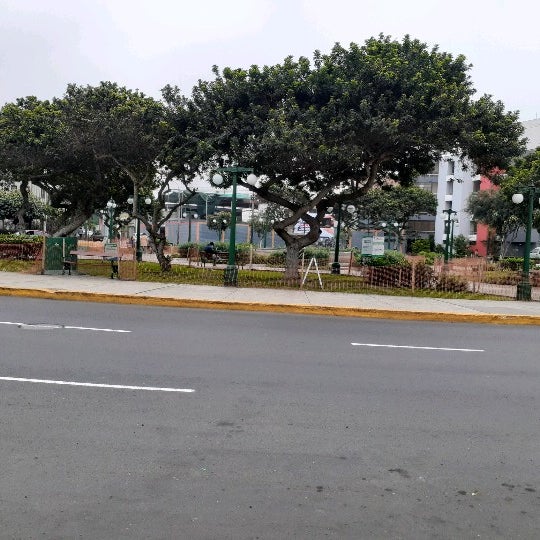 Photo taken at Óvalo Independencia by Diego D. on 9/13/2021