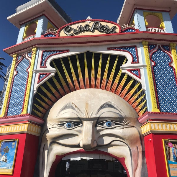 รูปภาพถ่ายที่ Luna Park Melbourne โดย Murshidah A. เมื่อ 8/19/2019