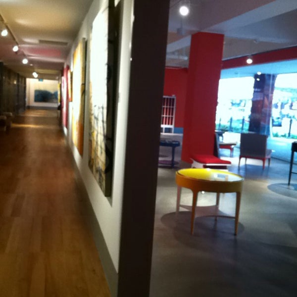 The museum curation on two floors, the gift shoppe bearing some peranakan goodies & books, the bistro and the coffee.
