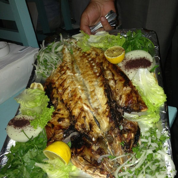 Foto scattata a Yalı Kıyı Balık Restaurant da Ibrahim il 8/29/2013