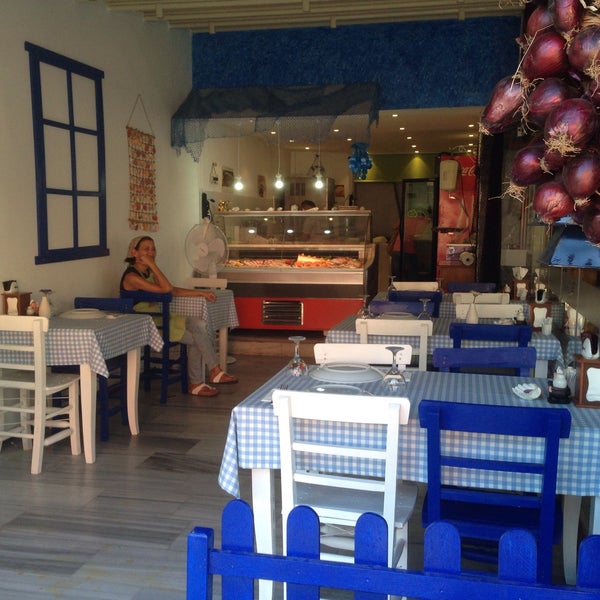 Foto tirada no(a) Akçakoca Nosta Balık Restaurant por Zeynep S. em 9/18/2015