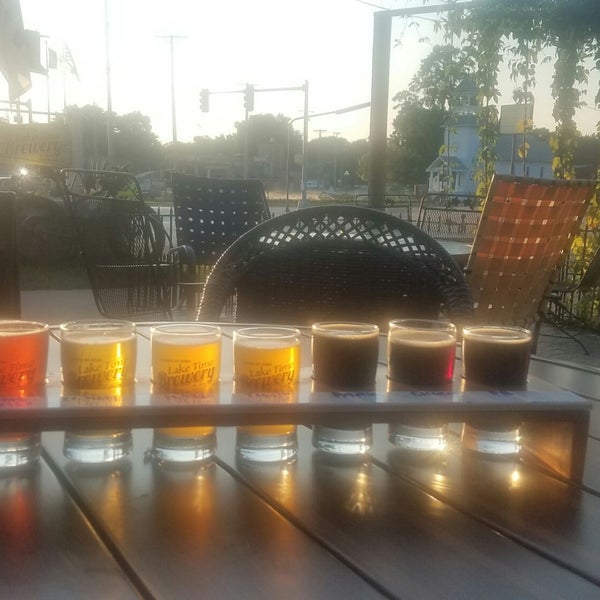 Foto tirada no(a) Lake Time Brewery por Dean D. em 8/9/2018