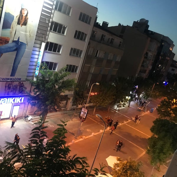 Foto diambil di İsmet Paşa Caddesi oleh Enver pada 10/3/2021