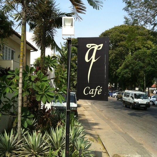 รูปภาพถ่ายที่ Aviraté Café โดย Pratish M. เมื่อ 1/27/2012