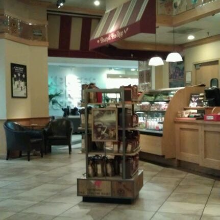 Photo taken at The Coffee Bean &amp; Tea Leaf by Mark C. on 12/27/2011