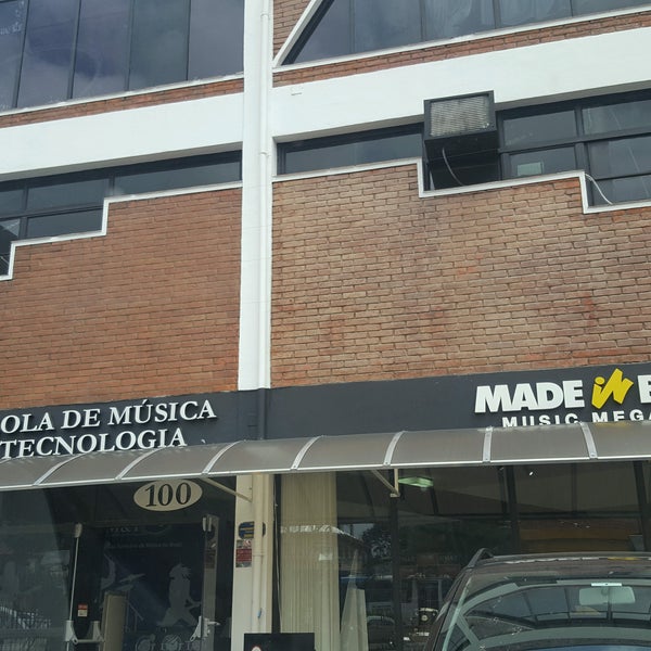 Photo taken at EM&amp;T - Escola de Música e Tecnologia by Vinicius d. on 9/30/2016
