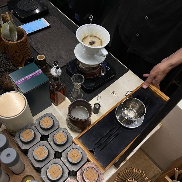 8/6/2023 tarihinde ☾ziyaretçi tarafından Ryn - Authentic Tea &amp; Slow Drop Coffee'de çekilen fotoğraf