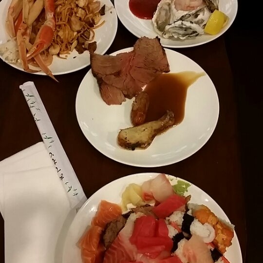 รูปภาพถ่ายที่ Vegas Seafood Buffet โดย Viktor R. เมื่อ 9/2/2014