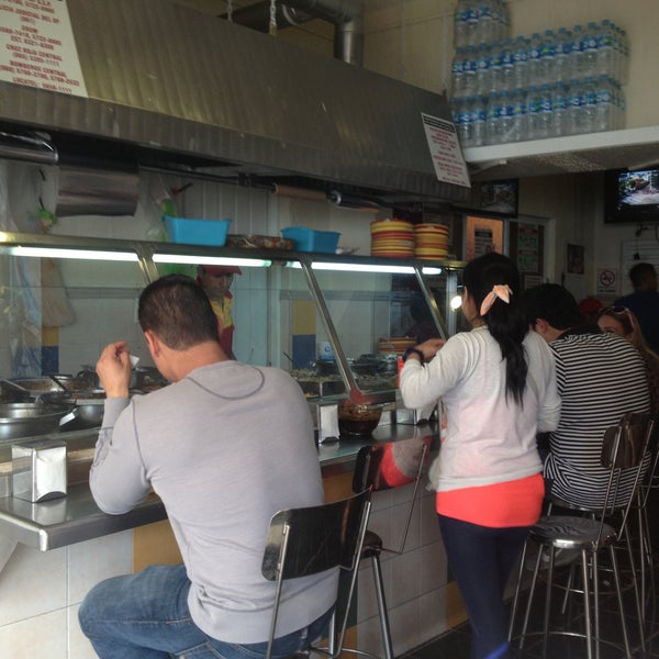 4/24/2013 tarihinde Dánae M.ziyaretçi tarafından Tacos sarita'de çekilen fotoğraf