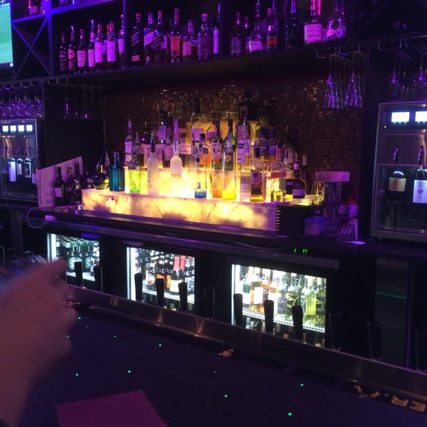 Das Foto wurde bei Corked Bar, Grill, Nightclub von Earl B. am 5/21/2015 aufgenommen