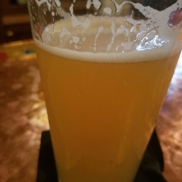 Foto tirada no(a) Mudville Restaurant &amp; Tap House por David H. em 3/13/2018