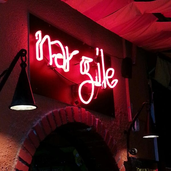 5/12/2013에 Erkan G.님이 Nargile Cafe&amp;Bar에서 찍은 사진