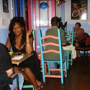 Das Foto wurde bei Port Royal Cafe von warrent s. am 5/20/2013 aufgenommen