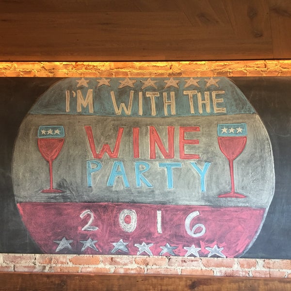 11/4/2016 tarihinde Oya F.ziyaretçi tarafından ENO Wine Bar'de çekilen fotoğraf