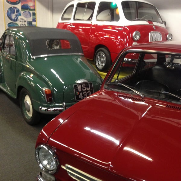 Foto tomada en Miami&#39;s Auto Museum at the Dezer Collection  por Michael G. el 4/15/2013