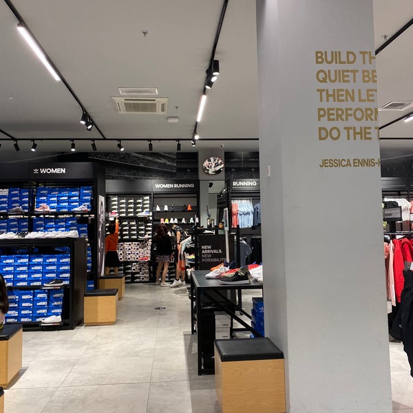 mitsui outlet adidas