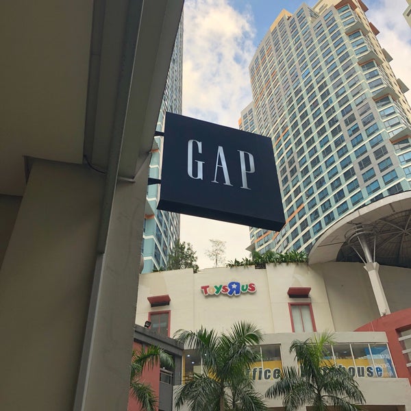 Гап (город). Гап франция. Пелегапа фото. Gap fr. Футболка gap женская.