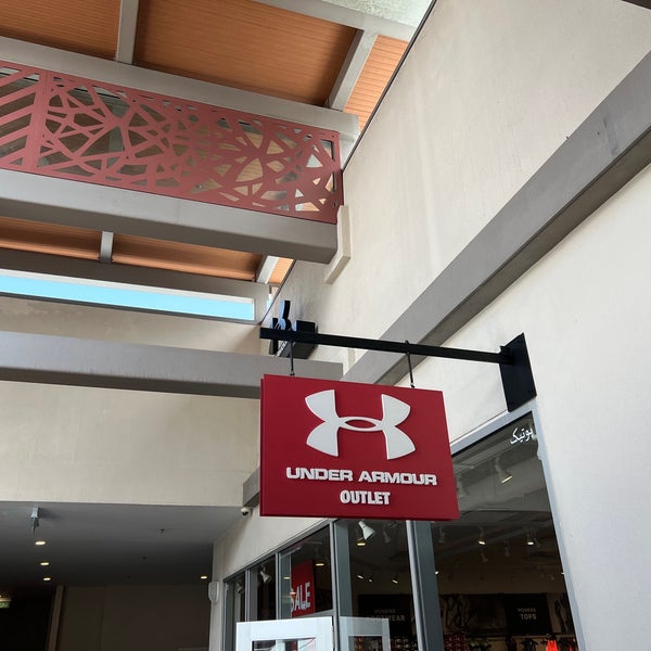 Premium outlets under armour online