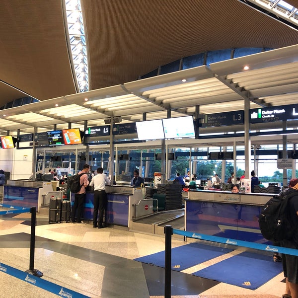 Singapore Airlines CheckIn Counter (L) Sepang, Selangor