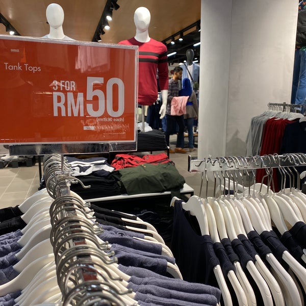 Brand outlet mid valley