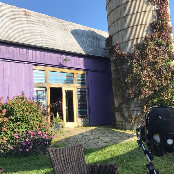 10/9/2018 tarihinde Devon S.ziyaretçi tarafından Closson Chase Winery'de çekilen fotoğraf