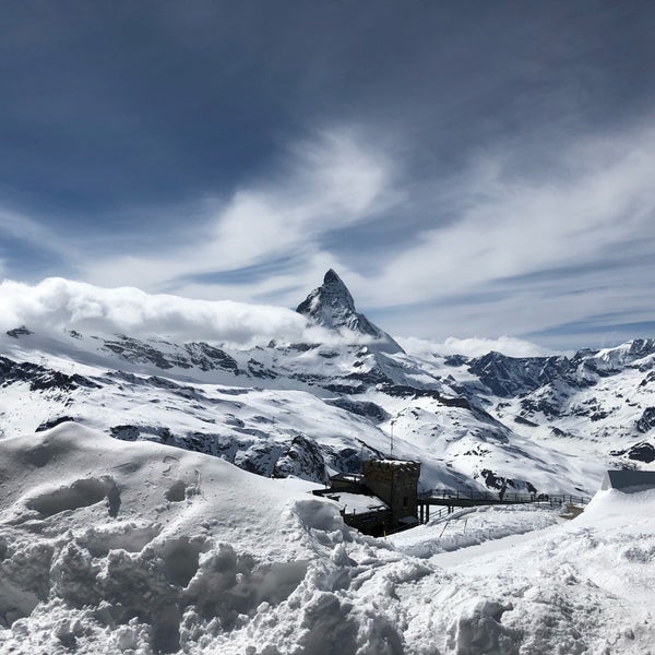 Photo taken at 3100 Kulmhotel Gornergrat Zermatt by Jeff on 4/13/2018