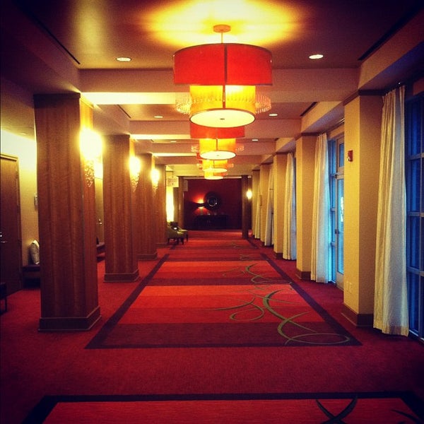 11/4/2012 tarihinde Birch Coziyaretçi tarafından Renaissance Charlotte SouthPark Hotel'de çekilen fotoğraf
