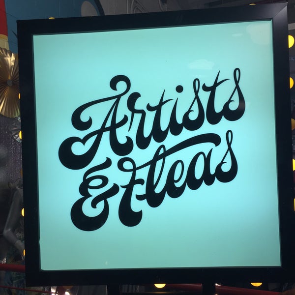 Photo taken at Artists and Fleas at Chelsea Market by ^_^ on 9/30/2017