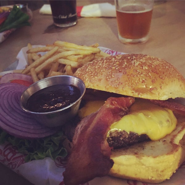 Photo taken at Burger &amp; Beer Joint by ^_^ on 7/18/2015