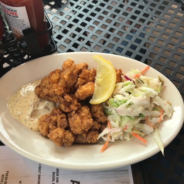 Снимок сделан в Creole House Restaurant &amp; Oyster Bar пользователем Suenah L. 5/3/2019