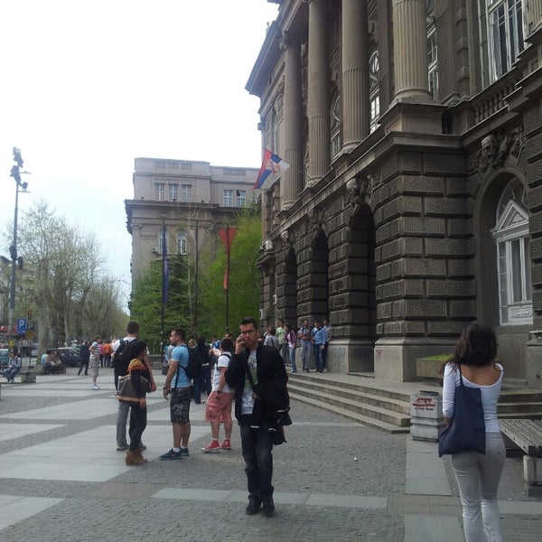 Das Foto wurde bei Univerzitet u Beogradu - Arhitektonski fakultet von Nevena M. am 4/22/2013 aufgenommen