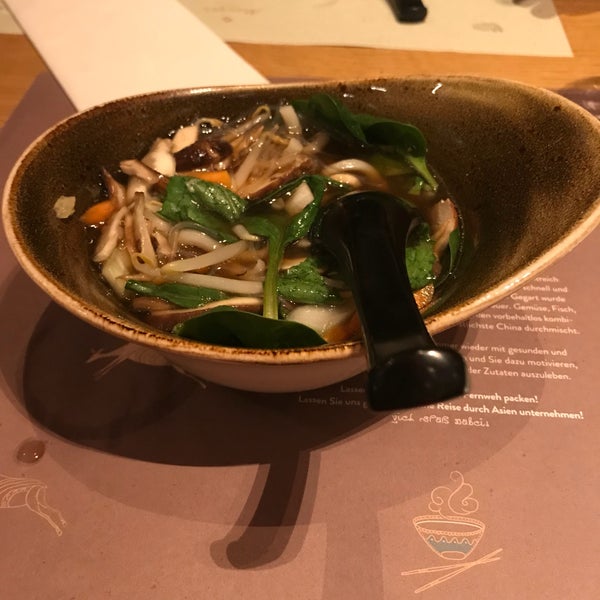 Das Foto wurde bei Mongo&#39;s Restaurant Essen von bahar . am 1/22/2018 aufgenommen