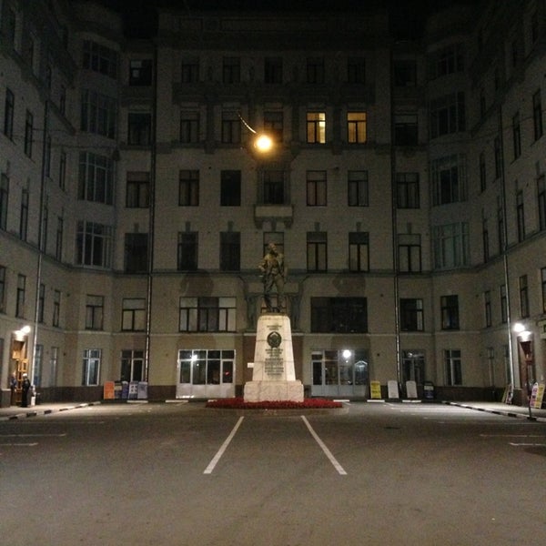 Площадь воровского