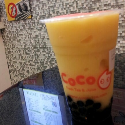 Photo taken at CoCo Fresh Tea &amp; Juice by Vol T. on 12/14/2012