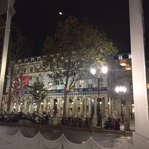 Снимок сделан в La Brasserie du Louvre пользователем Amy L. 11/3/2015
