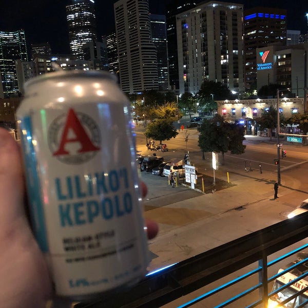 Photo taken at ViewHouse Eatery, Bar &amp; Rooftop by Erik H. on 9/27/2019