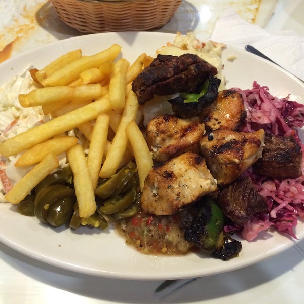 10/5/2015 tarihinde Uğur G.ziyaretçi tarafından Oz Sofra Kebab'de çekilen fotoğraf