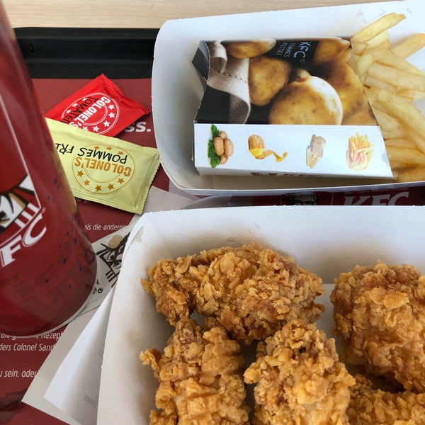 Foto tirada no(a) Kentucky Fried Chicken por Tom C. em 5/20/2018