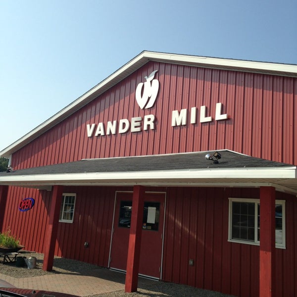 Foto tirada no(a) Vander Mill Cider por Julie D. em 8/25/2013