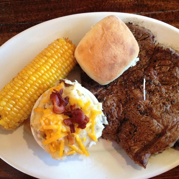 Ray's Steak And Ribs Steakhouse in Baxley