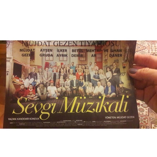 Das Foto wurde bei Müjdat Gezen Tiyatrosu von İlknur B. am 12/10/2016 aufgenommen