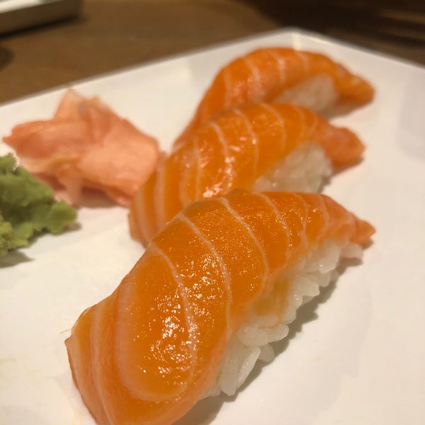 Foto scattata a Maiko Sushi Lounge da Tour C. il 1/12/2020