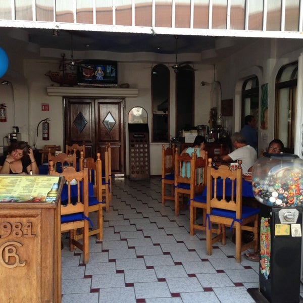 1/27/2013 tarihinde Chris O.ziyaretçi tarafından Restaurant Rio Grande'de çekilen fotoğraf