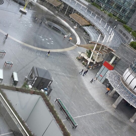 Alexander McQueen Showroom - Zona 9 - 6 Piazza Gae Aulenti