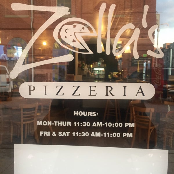 12/10/2016にSherea A.がZella&#39;s Pizzeriaで撮った写真