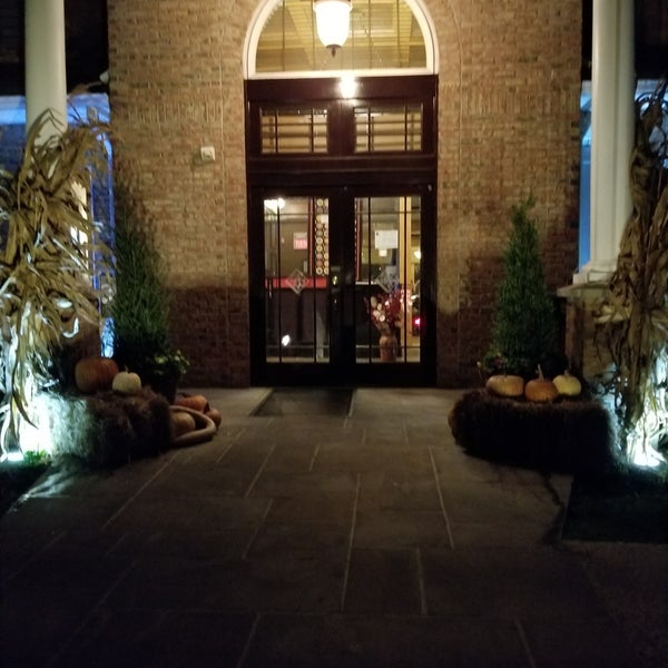 Red Oak Grille Club nocturno en Basking Ridge