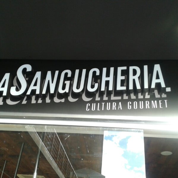 5/31/2013 tarihinde Yael H.ziyaretçi tarafından La Sanguchería'de çekilen fotoğraf